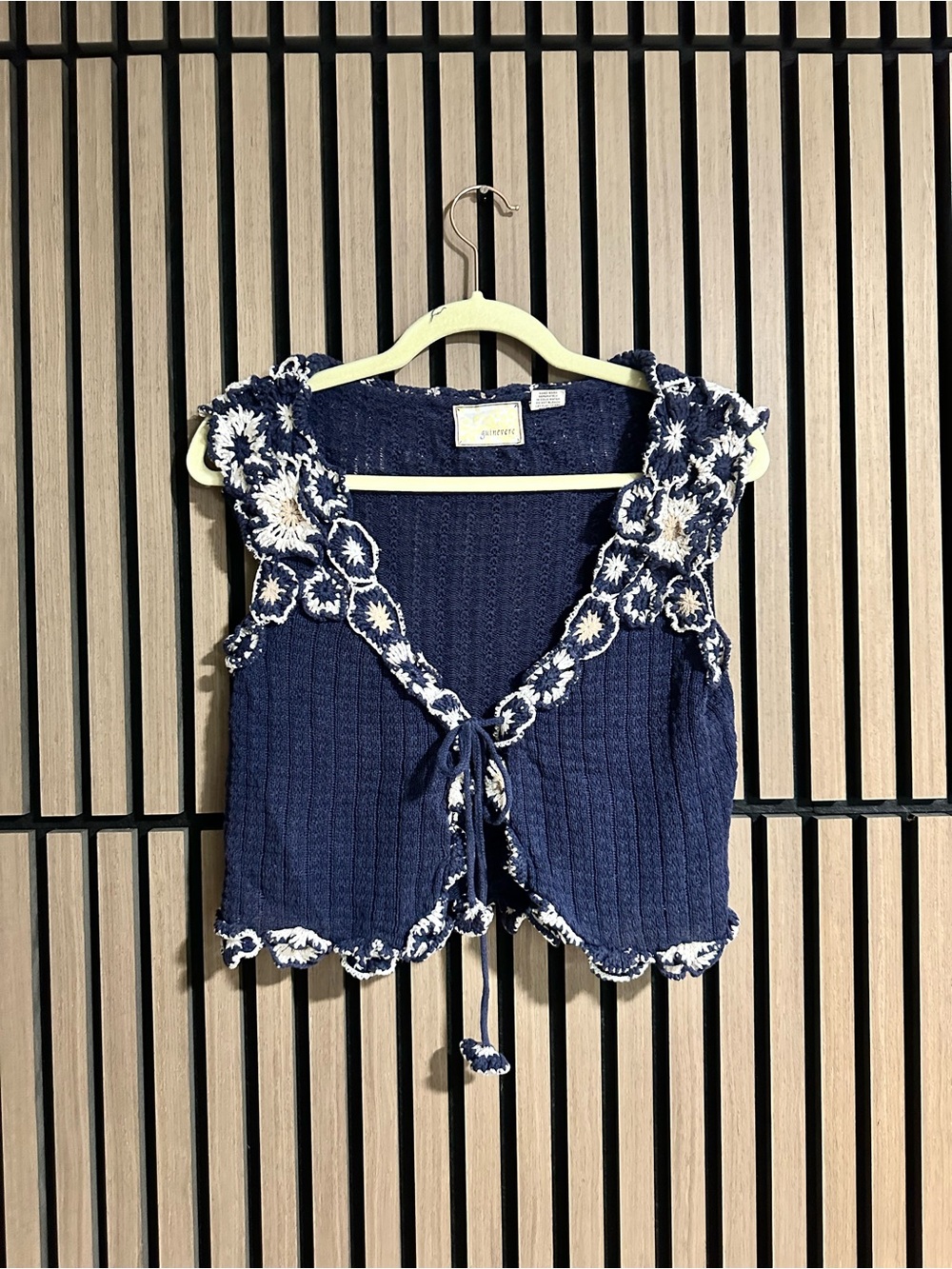 Anthropologie Guinevere Navy Cotton V-Neck Tie Front Crochet Sweater Vest M Boho - Picture 1 of 5